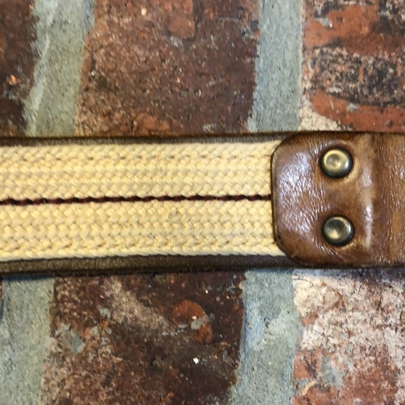 Leather and jute 2” wide belt. Buckle is 2.5”x2” with double prongs. Length 40”. - Picture 3 of 11